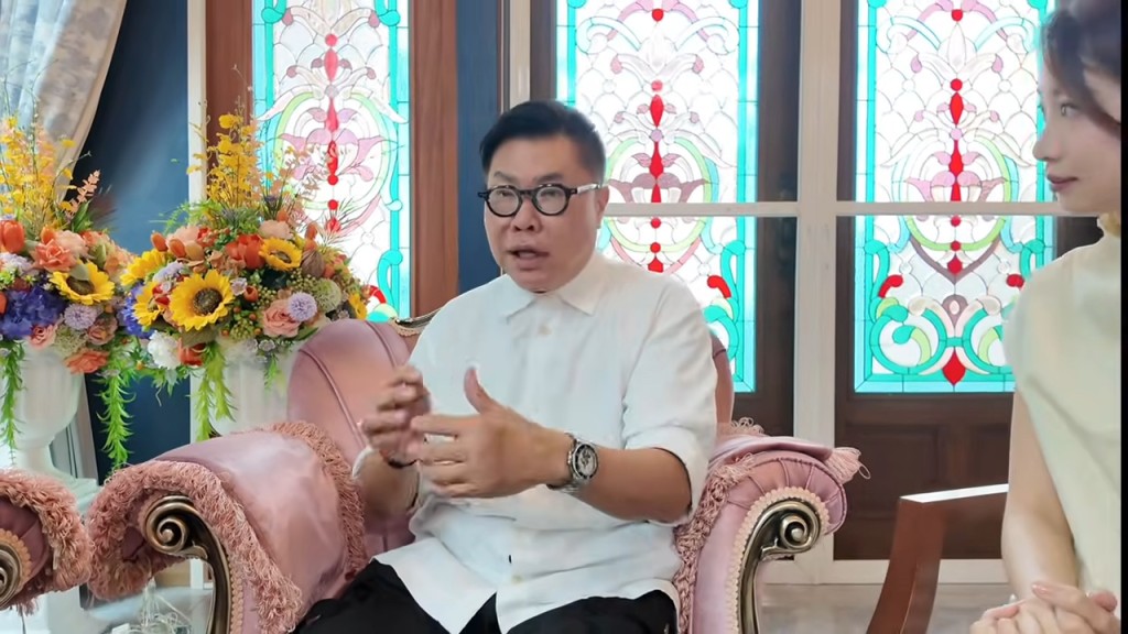 泰國旅遊達人胡慧冲翻譯Mor Plai的預言。