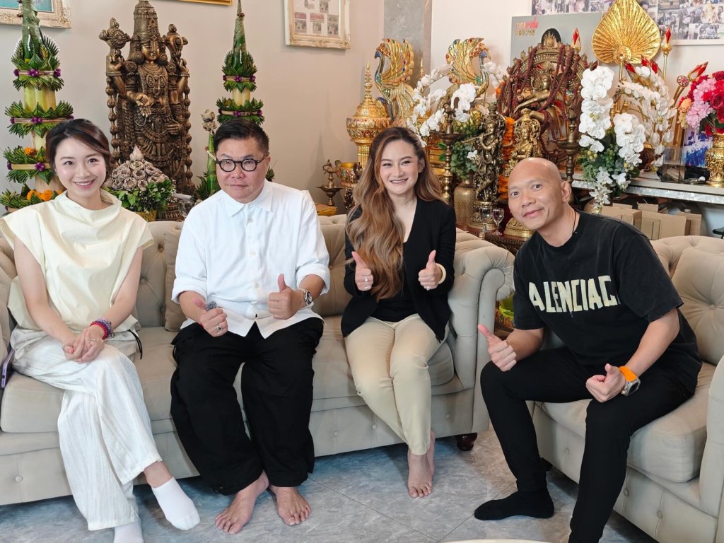 胡慧冲訪問泰國爆紅命理師Mor Plai。