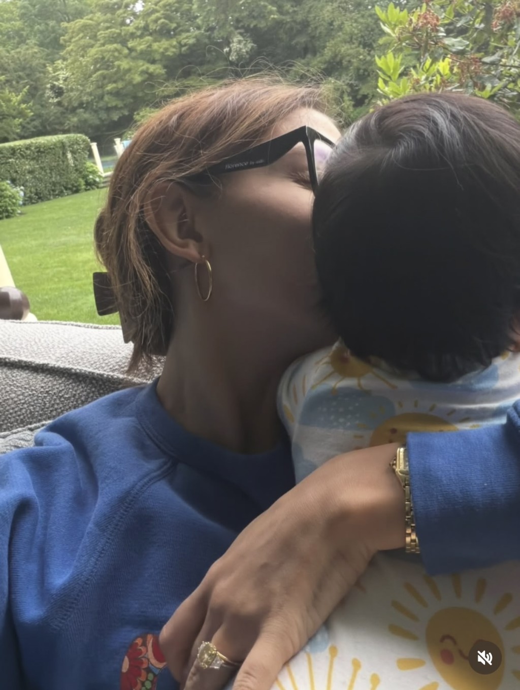 Millie Bobby Brown被報道指,近日再度領養了一名女嬰。
