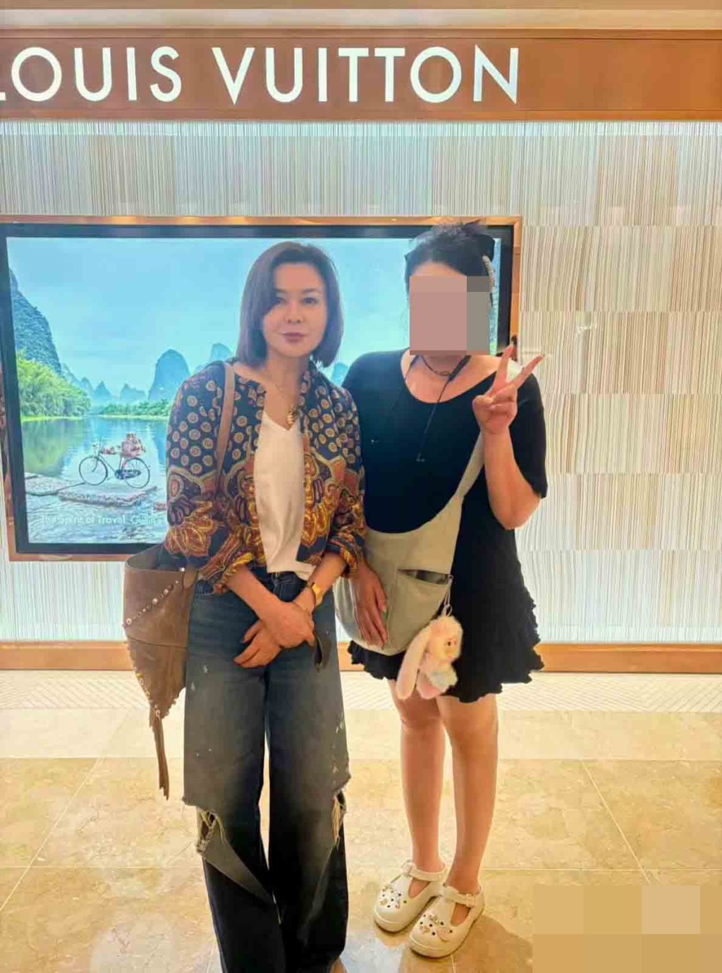 關之琳早前在街頭被粉絲偶遇。