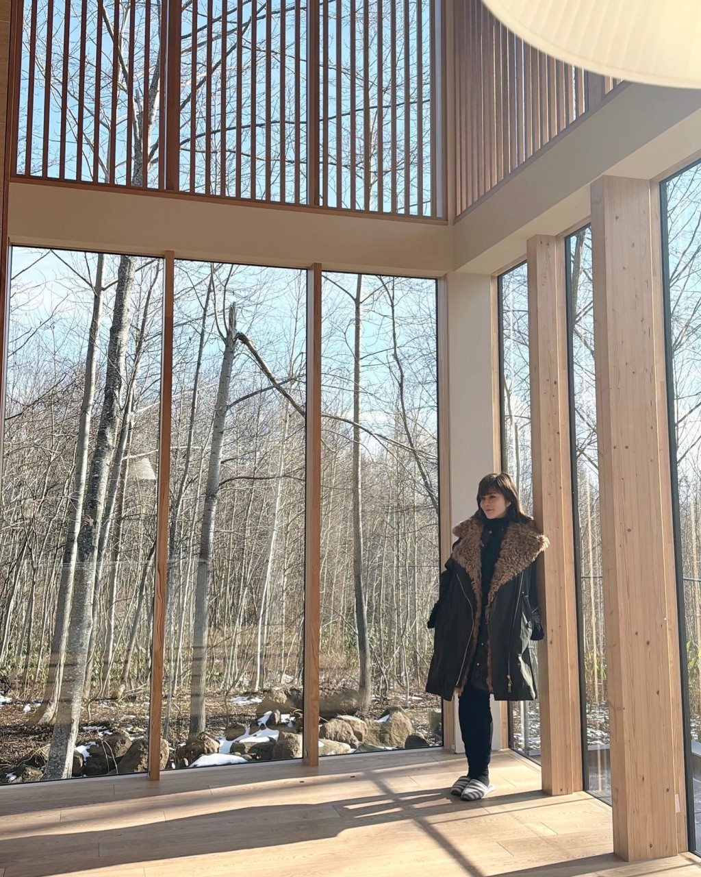 關之琳展示了在北海道二世古的新建築照片。