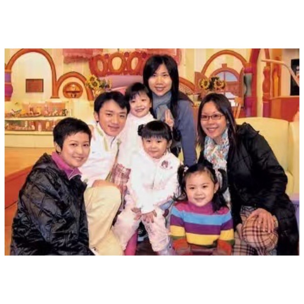 王祖藍在TVB的首個節目是主持《小Teen地》及《Dadadede精靈樂園》。