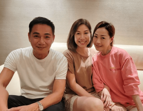 駱達華帶同妻子盧燕返港，與楊玉梅聚會。