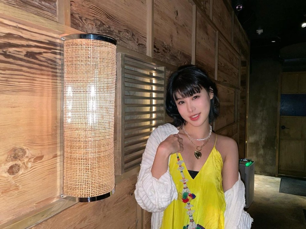 古佩玲不乏性感風格的照片。