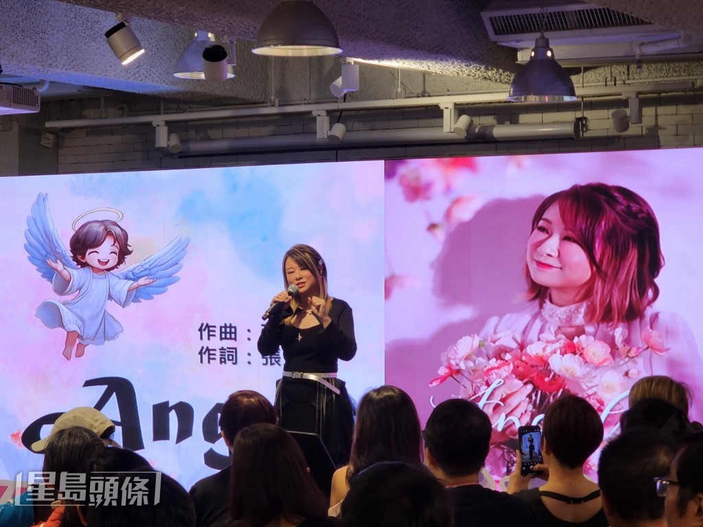 演唱《活著就是祭》時,芷盈一時感觸,帶淚分享感受。