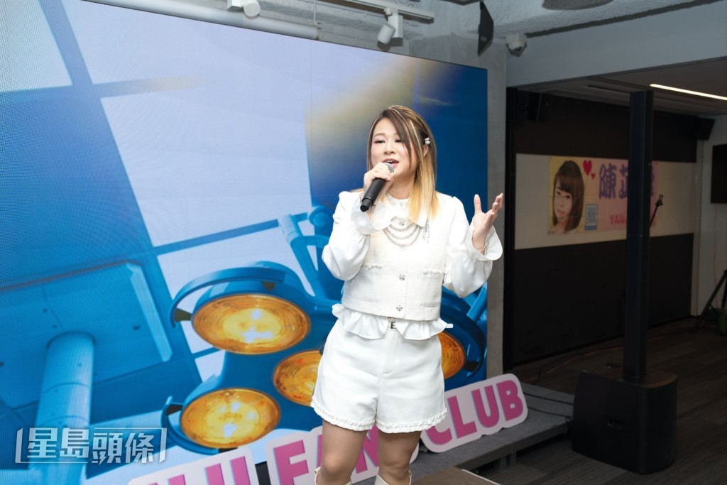 芷盈興奮地感謝所有嘉賓與「盈光粉」的支持。