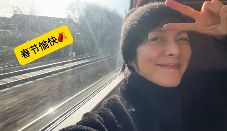 羅嘉良的太太蘇岩,今年與丈夫及女兒到歐洲度歲。
