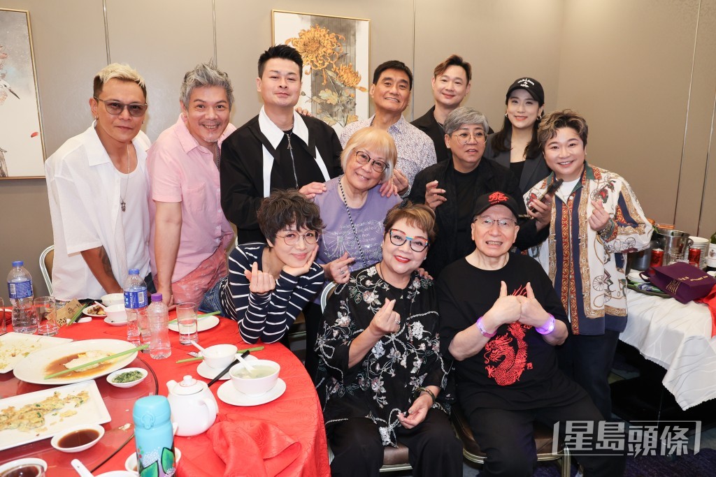 晚宴除了有寶珮如、Joe Junior等老友，肥媽還帶同《中年好聲音》唱將雷小雷、林鉫徫、郭偉倫演出。