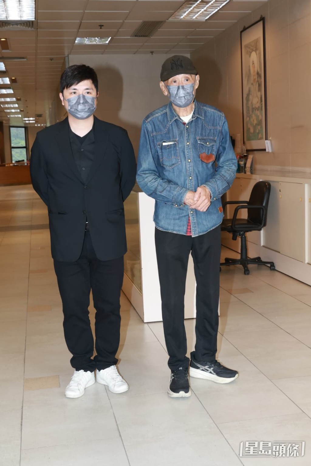 李家鼎對上一次公開現身,是在一個月前施明的喪禮上。