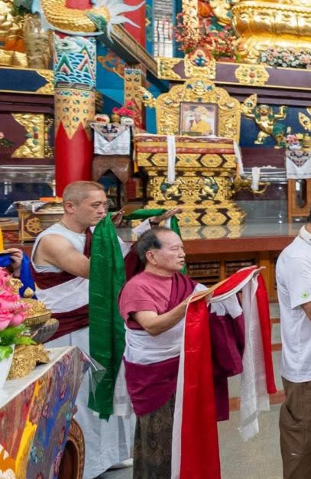李泳漢神情憔悴,行徑被指怪異。