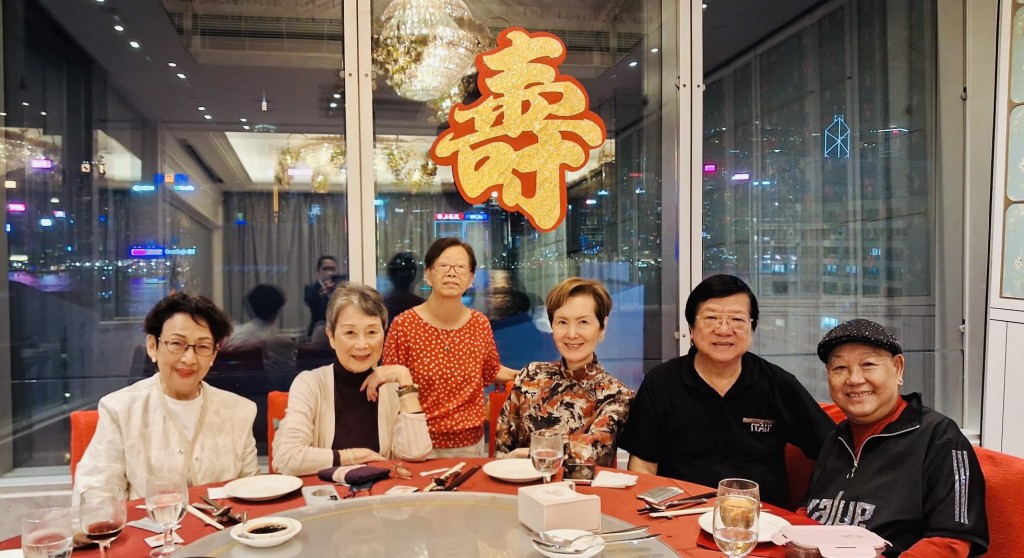 沈芝華80歲壽宴,「七公主」中的「大公主」馮素波與「三公主」陳寶珠到賀。