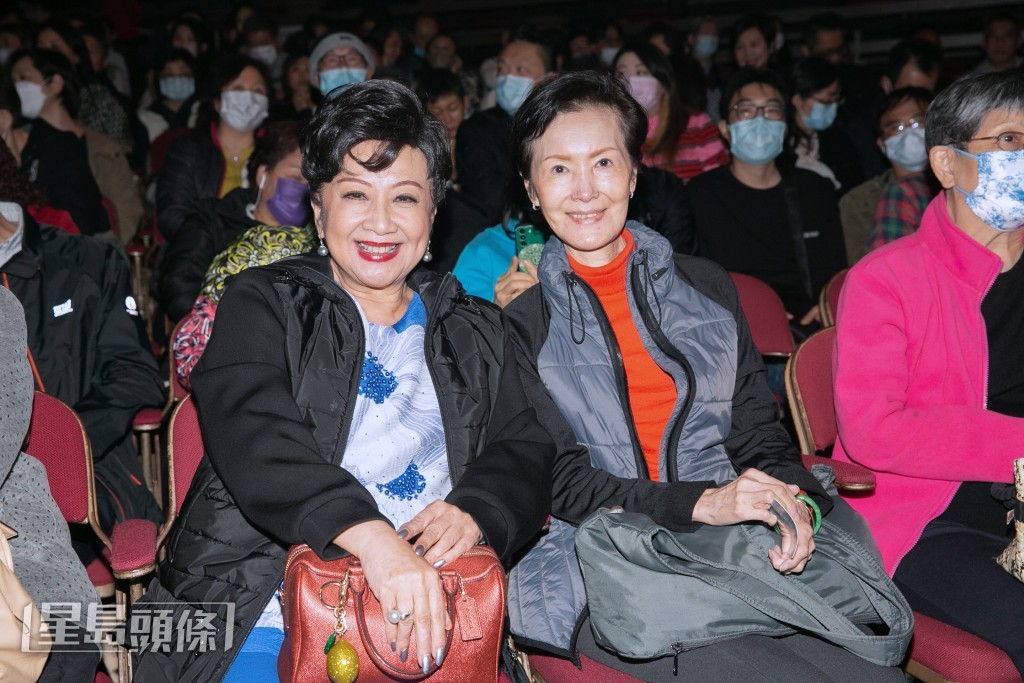 薛家燕與沈芝華曾結伴欣賞呂方演唱會,久未露面的沈芝華依然精神奕奕。