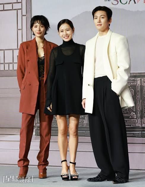 由Nana、孫藝珍、池昌旭(左起)主演的《挑情醜聞》,上線僅一天便登上Netflix韓國熱門節目排行榜榜首。