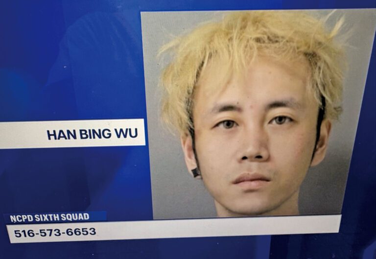 法拉盛的亞裔韓炳武（音譯）涉嫌冒稱是聯邦調查局特工詐騙84歲老人被拘捕，納蘇縣警方呼籲受害者舉報。