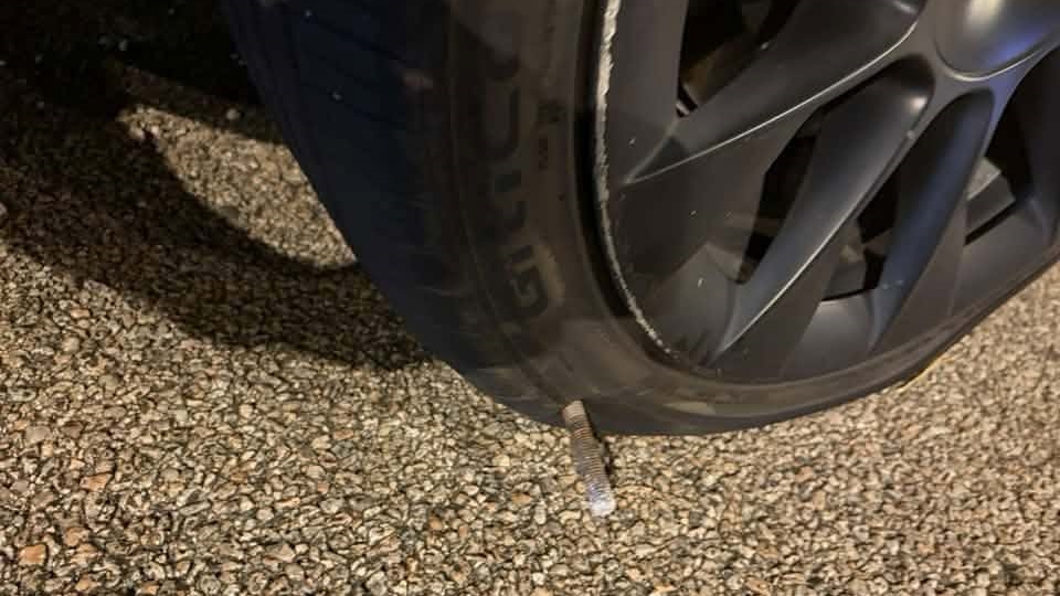 吐露港公路現金屬異物 多車輪胎遭刺穿
