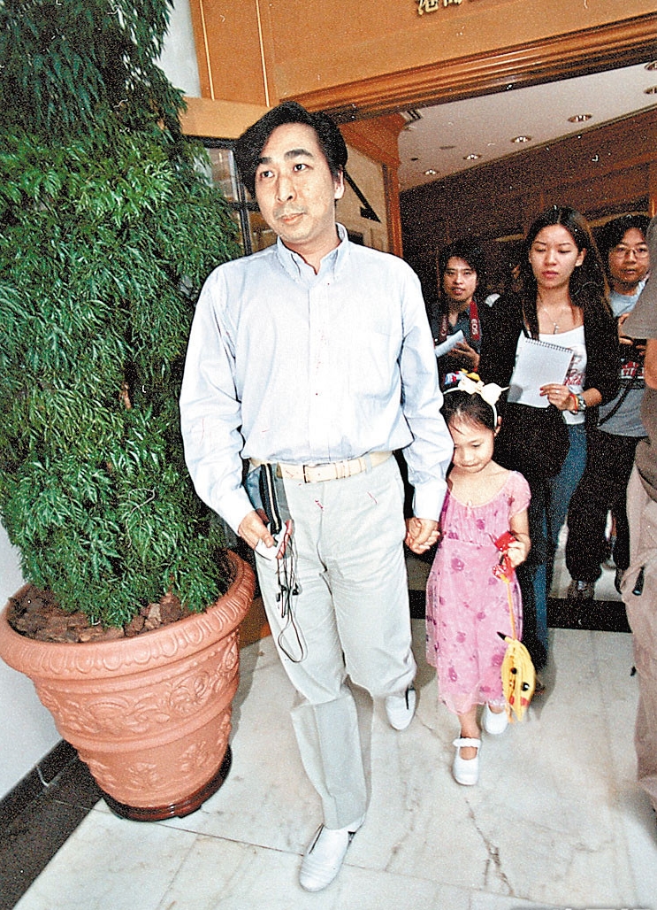 婚後兩年,李麗珍誕下女兒許倚榕(Annise),可惜這段婚姻僅維持四年便告終。