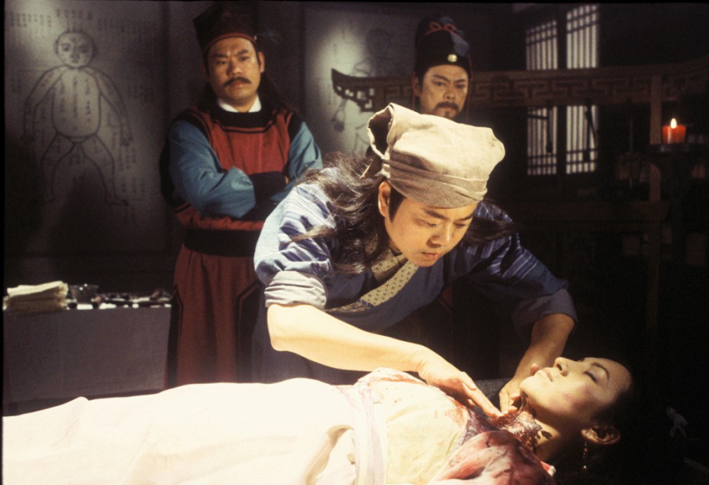 歐陽震華在無綫演出過多部經典劇集,如《陀槍師姐》系列和《洗冤錄》系列,當年這些劇集在內地亦大受歡迎。