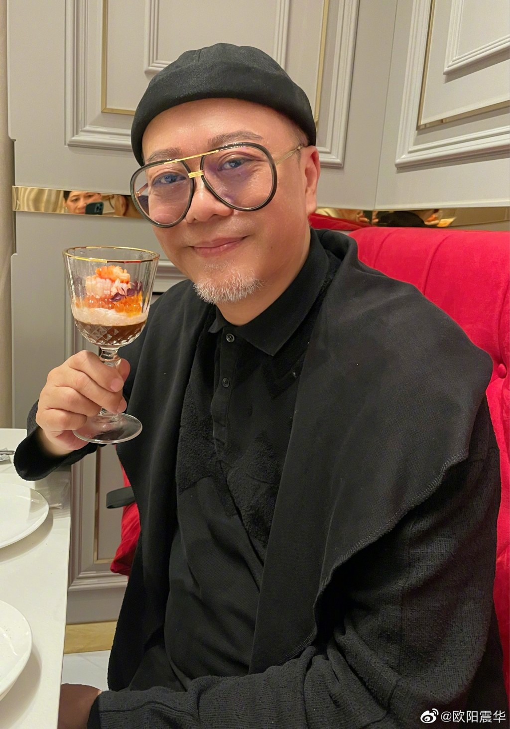 歐陽震華演出過不少經典劇集,因此被譽為「收視福將」。