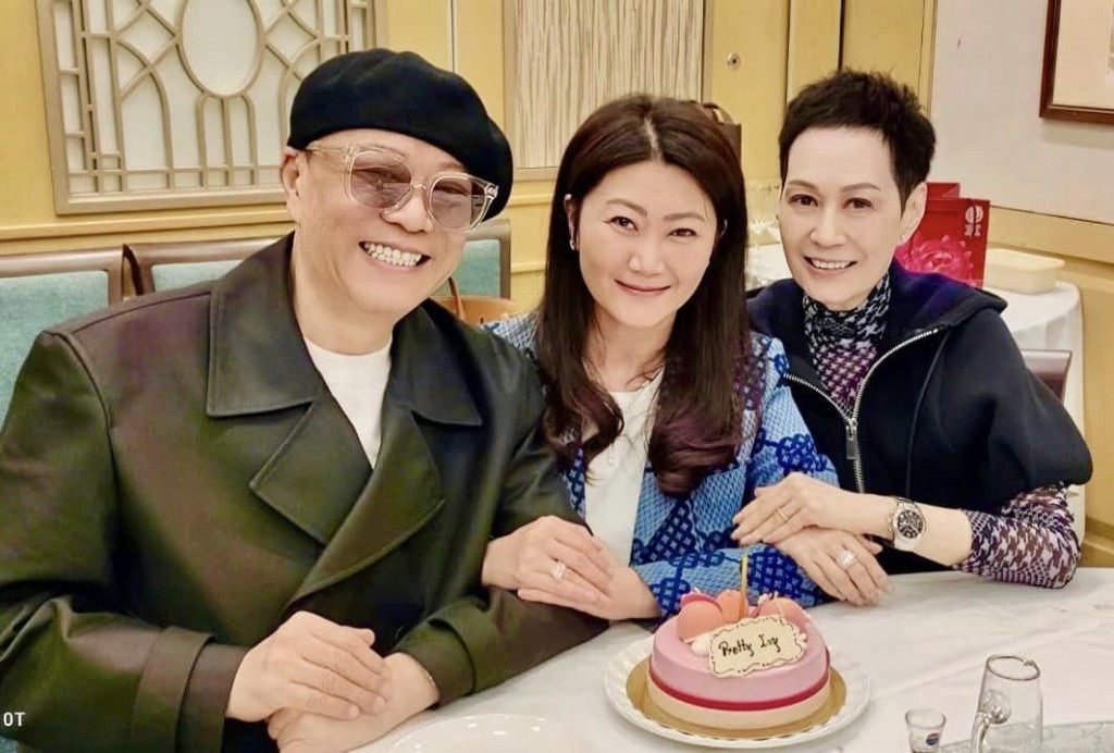 兩年前的歐陽震華,臉上仍有雙下巴。