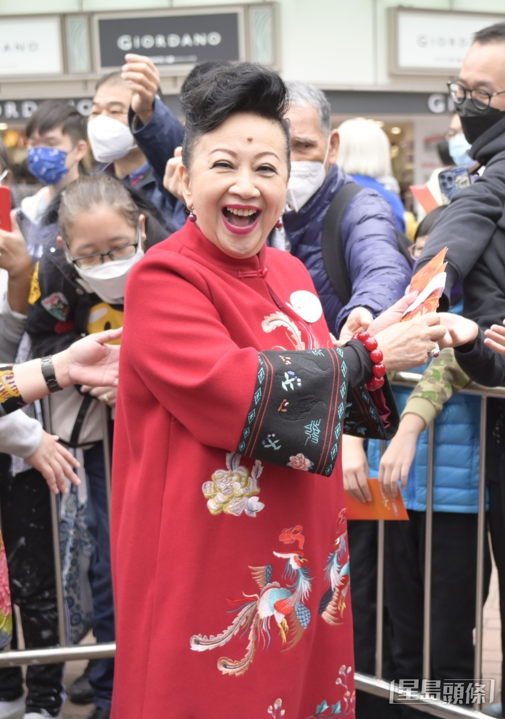 薛家燕是娛樂圈中著名的富婆之一。