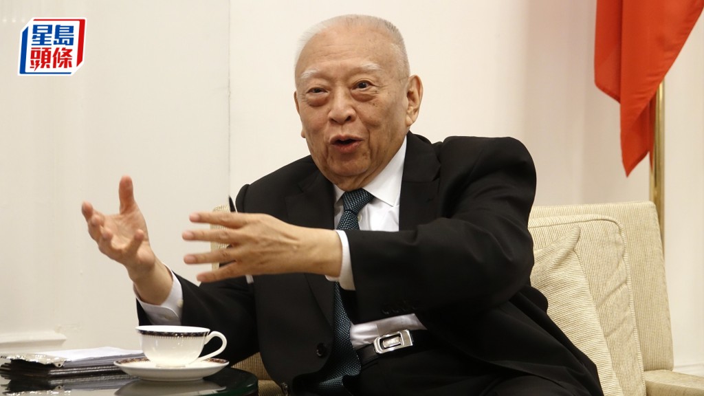 新華社長文追憶董建華:愛國愛港典範與「一國兩制」開拓者
