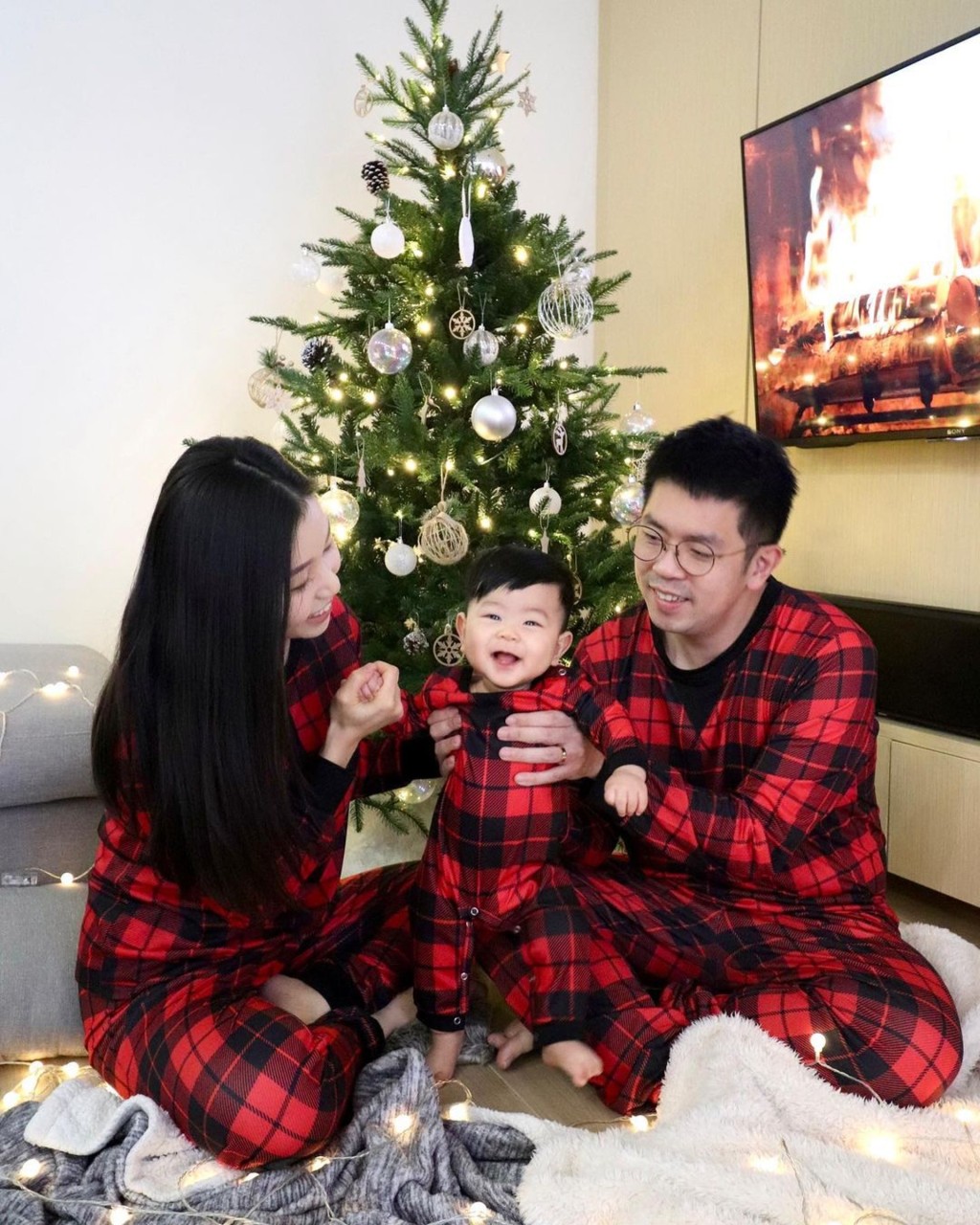 薛家燕的兒子一家三口生活美滿。