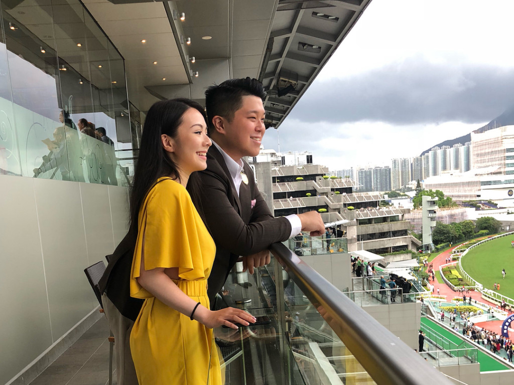 JW曾與男友Tarzan一同出入馬場。
