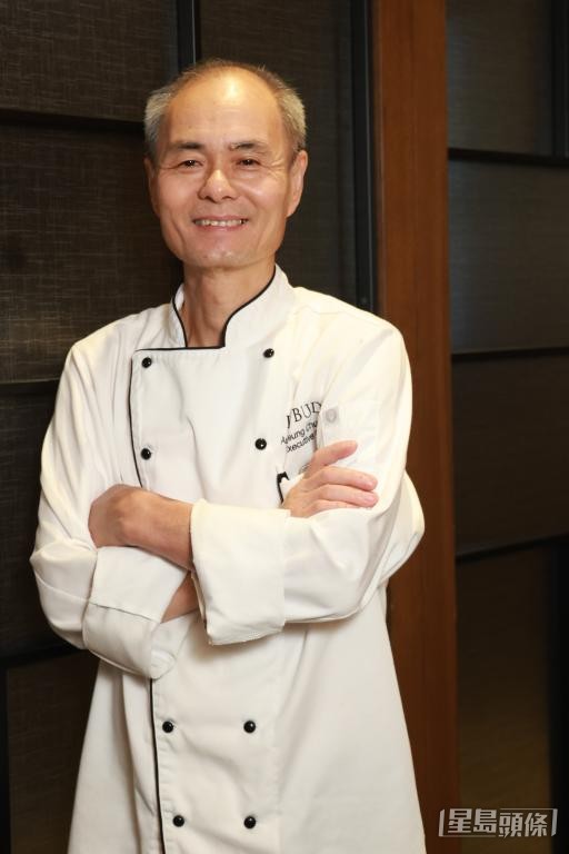 基哥風趣地表示,為了避免與太太在家中「嗌交」,至今從未考慮退休。