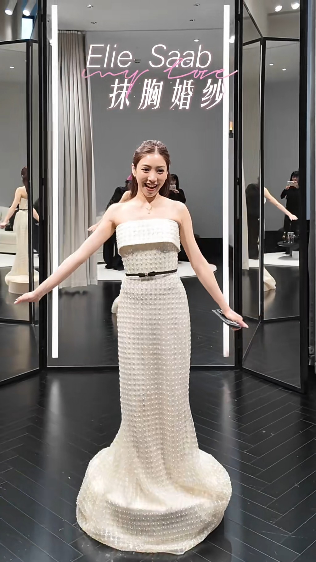 潘藝桐樂於嘗試不同類型的婚紗款式。