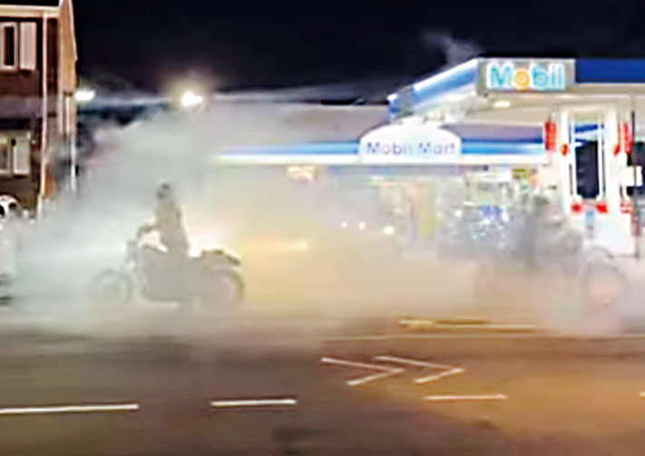 皇后區發生非法車輛聚集事件。圖片來源：黃友興社交媒體Instagram影片截圖