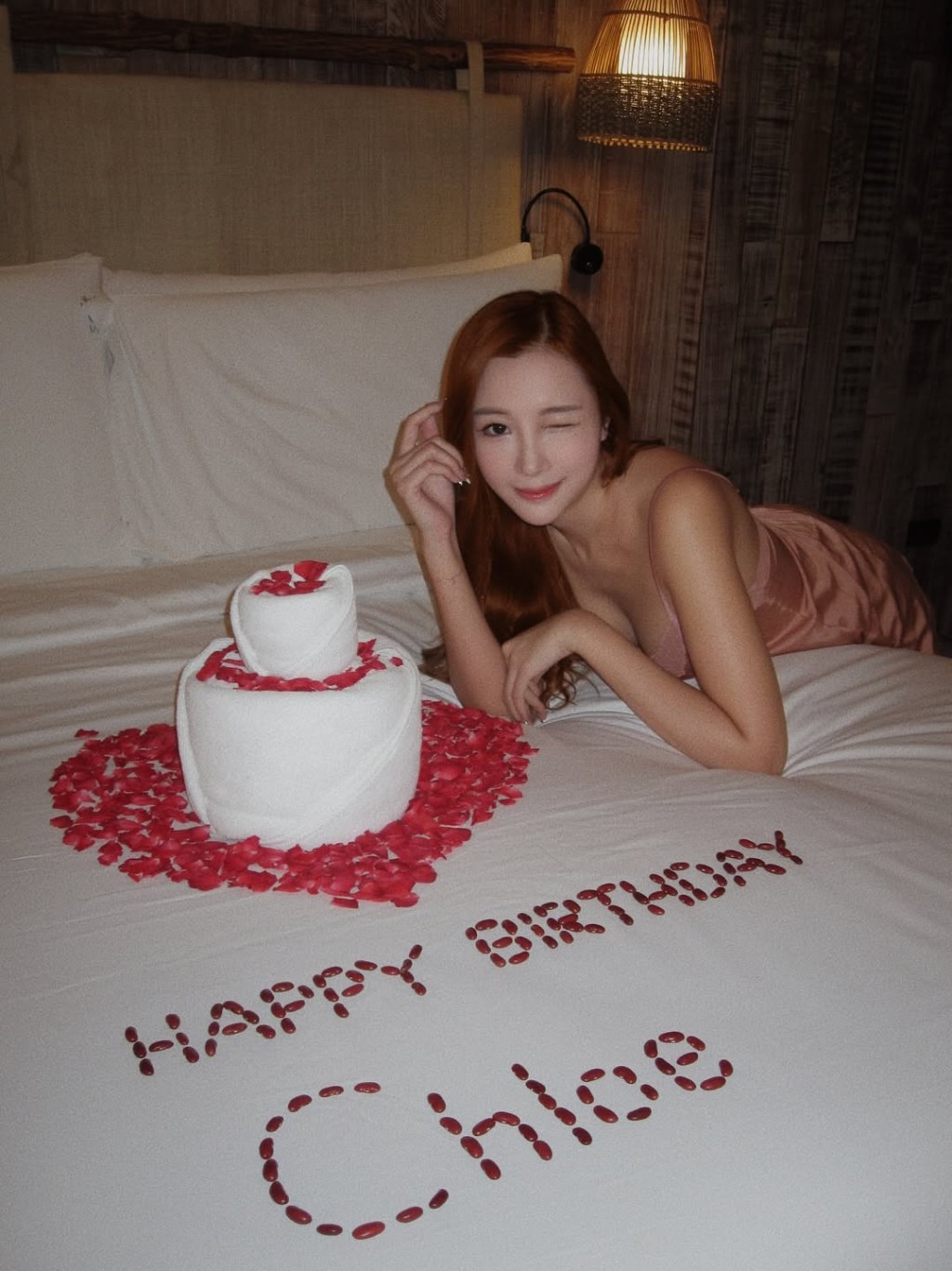 梁允瑜以性感造型慶祝28歲生日。