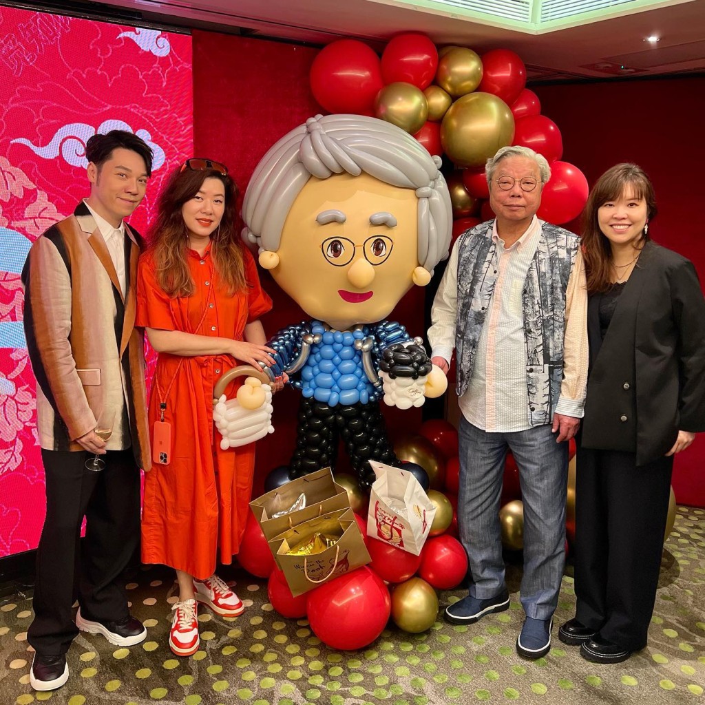 王賢誌父親王忠桐80歲時曾舉行生日會。