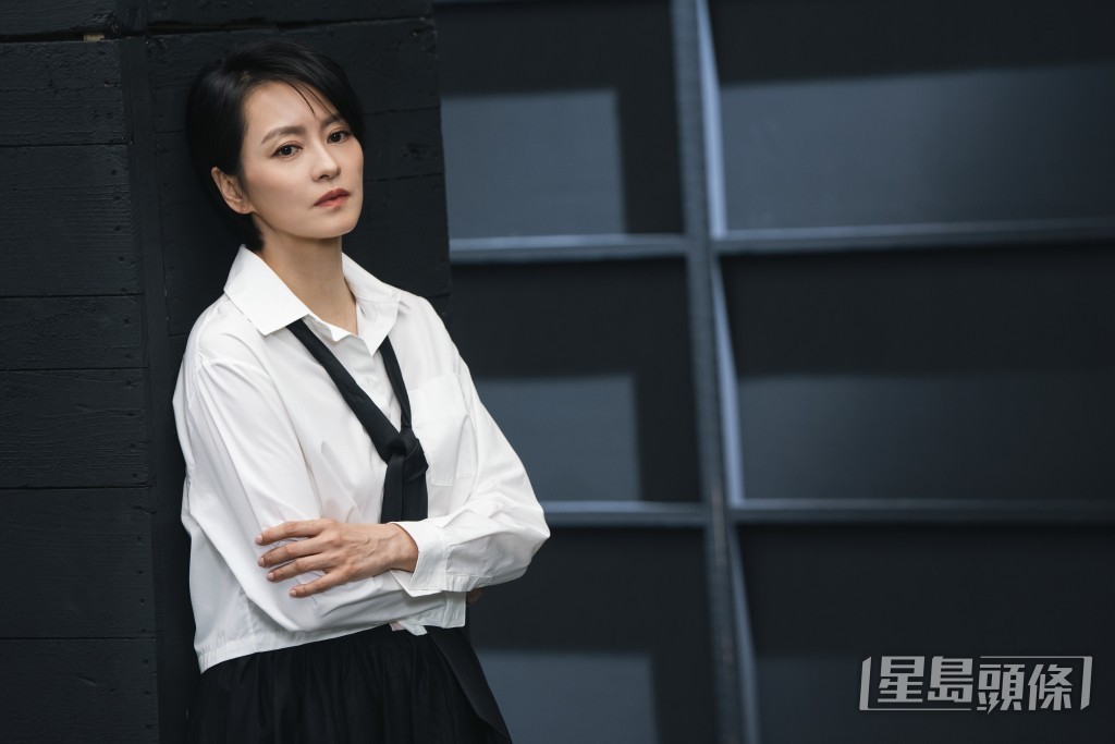 梁詠琪再度以唱作人身份,帶來全新作品《溫柔的存在》。
