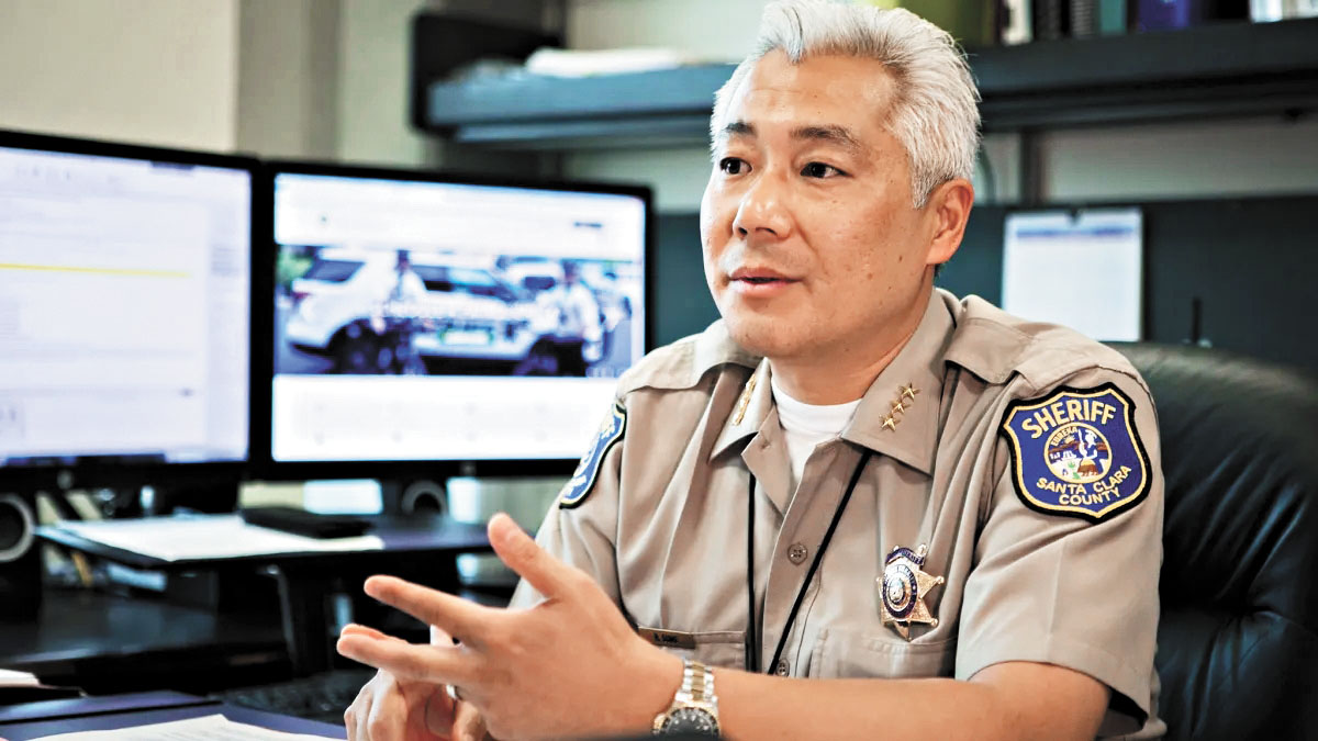 前聖他克拉縣縣警局副局長韓裔成洙一(Rick Sung)。KRON4電視截圖