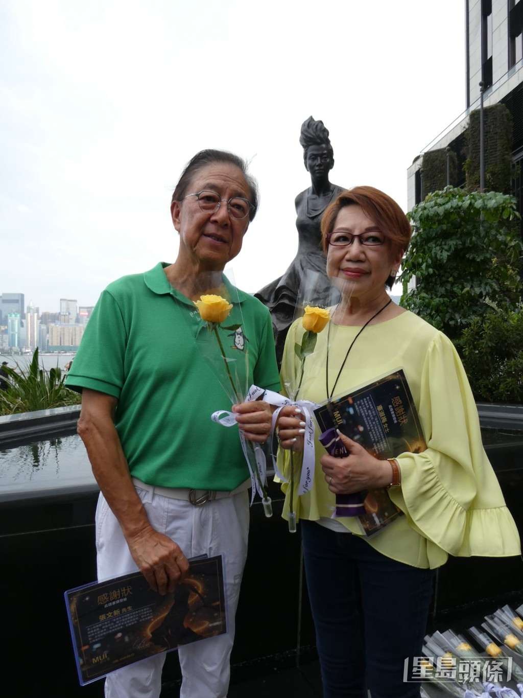 淑梅姐與丈夫張文新,當年常與梅媽母女有接觸。