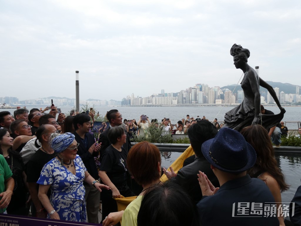 修復後的銅像效果令人滿意。