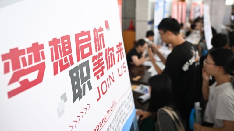 內地青年避開職場內卷 投身AI創業潮 半數一人公司月入不足7800港元