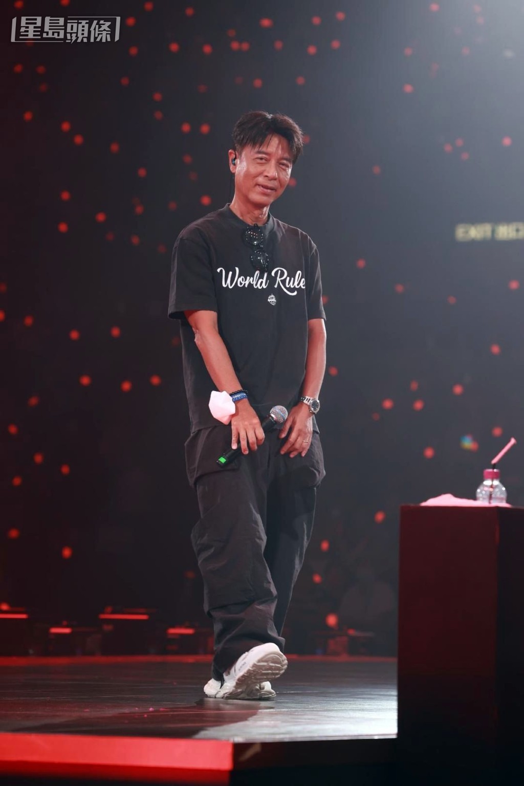 李克勤在台上亦深受感動。