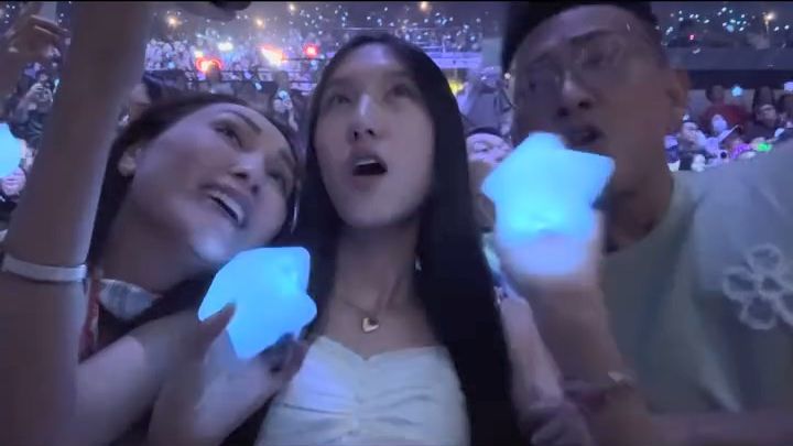 郭可盈透露家中三代均是譚詠麟的歌迷。