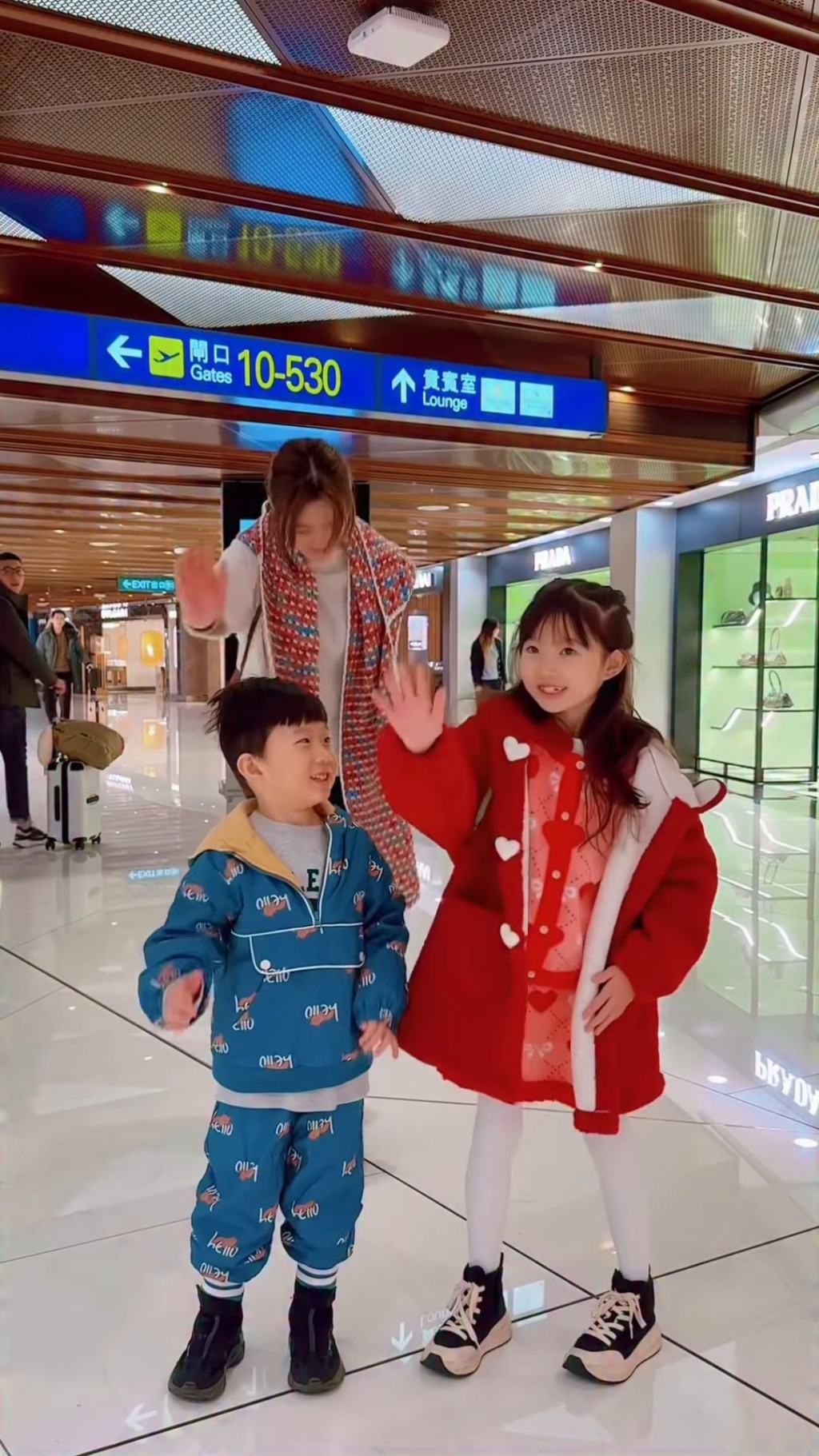 或許見到反應良好,吳若希早前帶子女回鄉下福州時再次拍片。