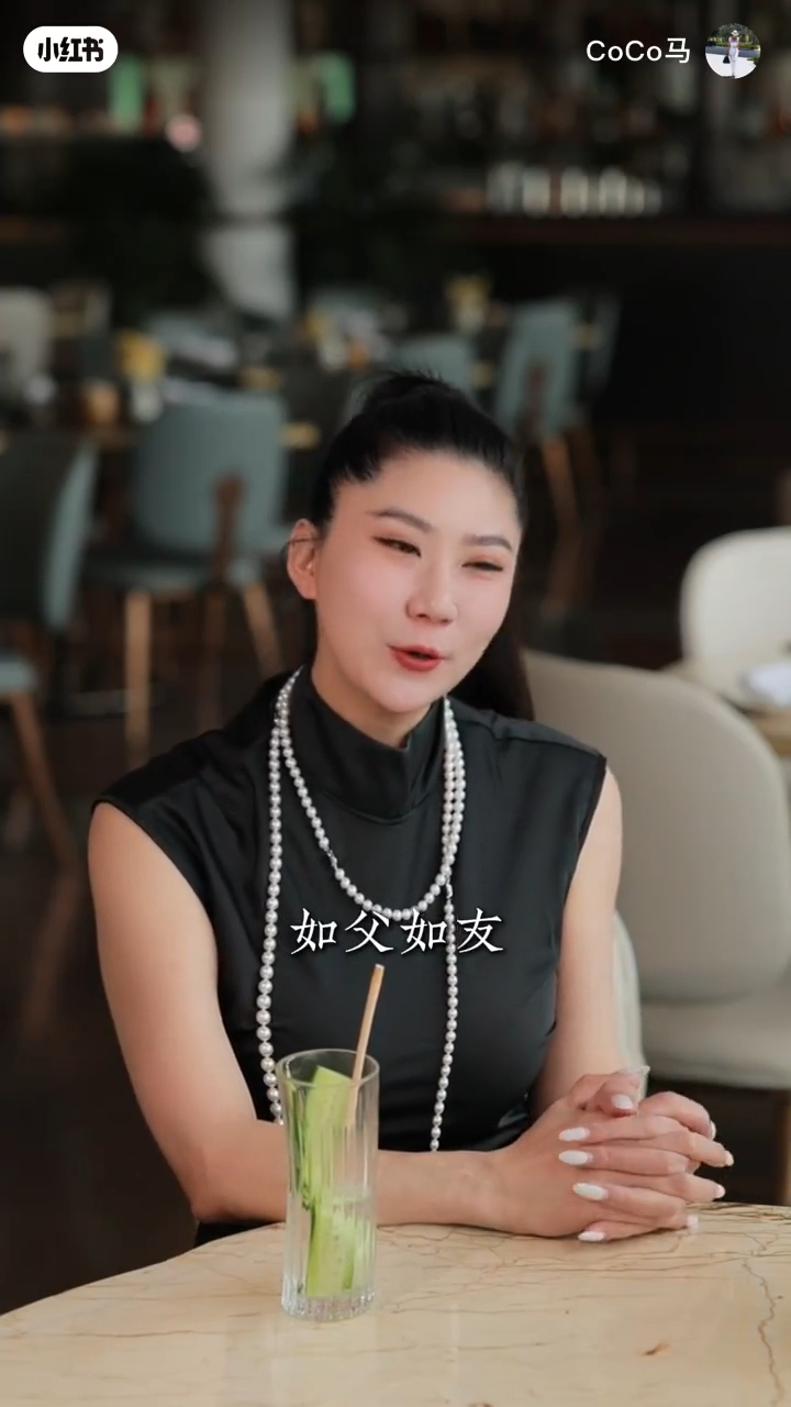 Coco指謝賢對她「如父如友」,非常呵護她。