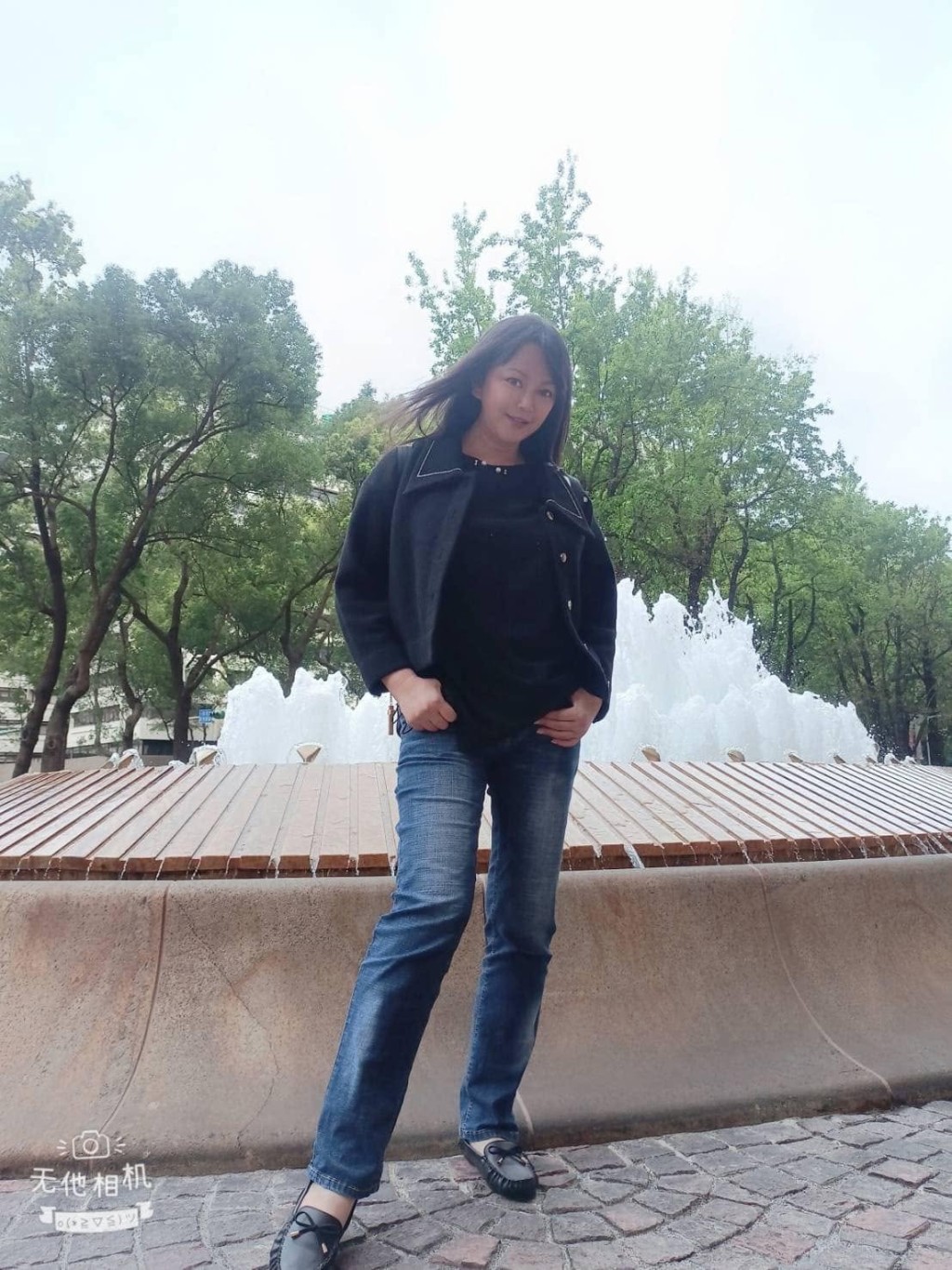 淡出幕前的傅天穎打扮樸素，在公園留下生活照。