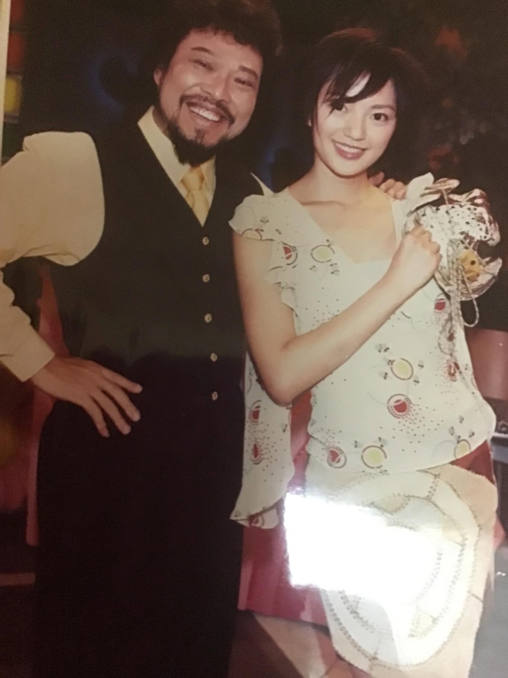 傅天穎早年在台灣綜藝節目中亮相，與張菲等前輩同台演出。
