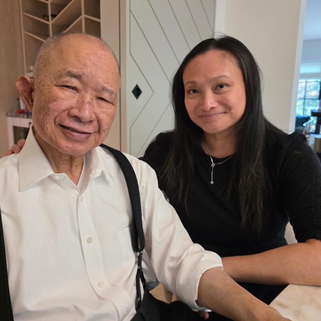 吳宇森長女吳尚方代為發文,分享一家人為父親慶生的溫馨場面。