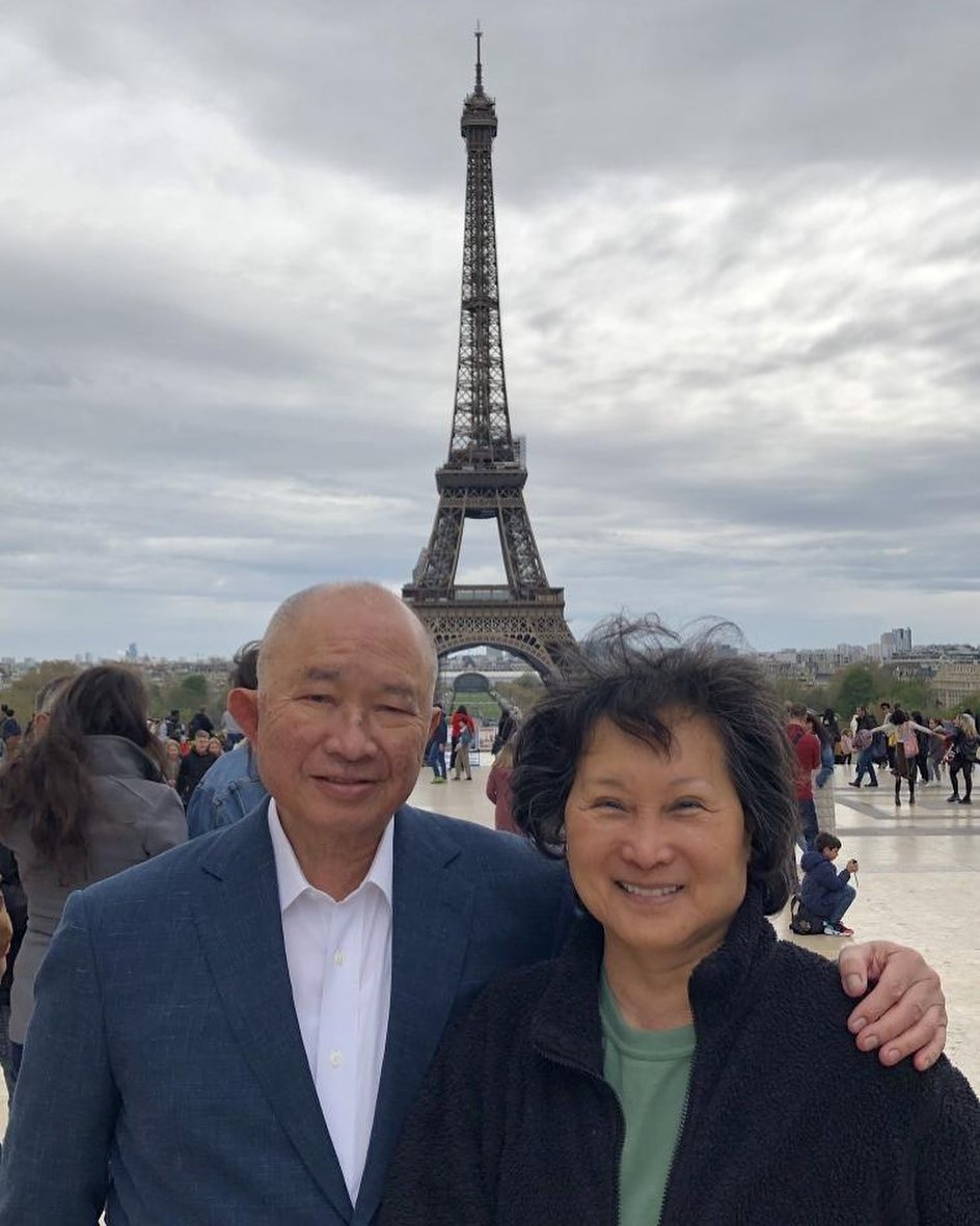 吳宇森與太太牛春龍結婚多年,感情恩愛。