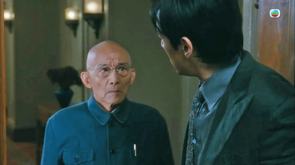 游本昌在演出時氣場強勁。