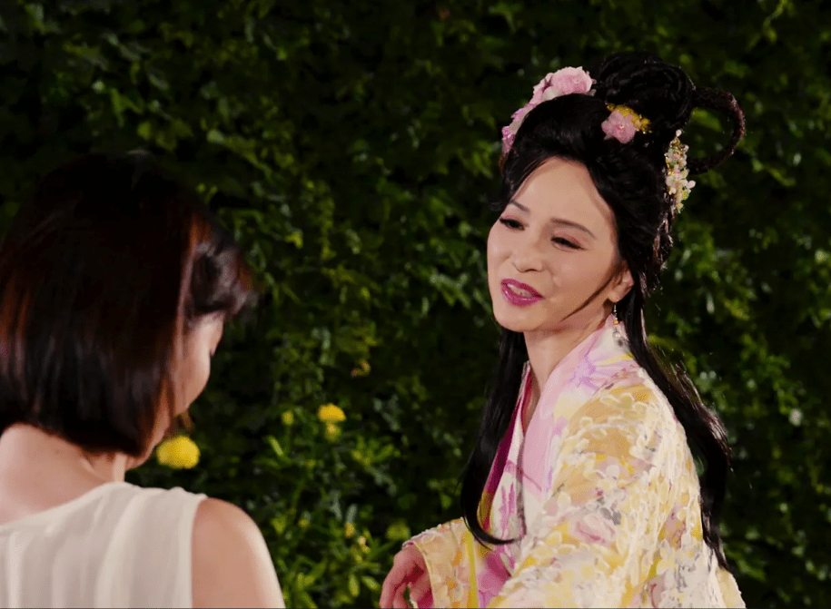 樊亦敏扮嫦娥，其「自己垃圾自己帶走」對白在網絡瘋傳。