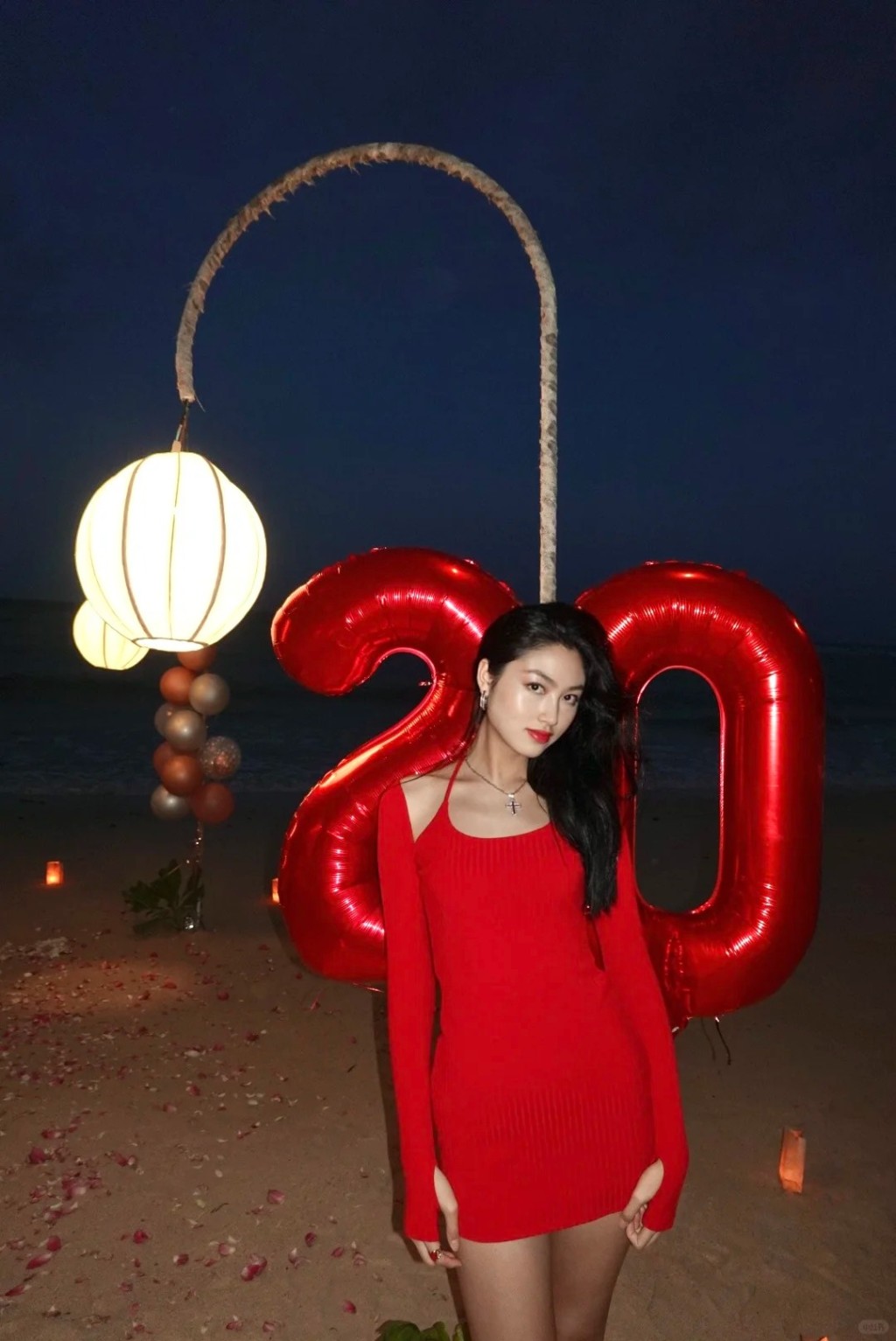 任晴佳慶祝20歲生日。