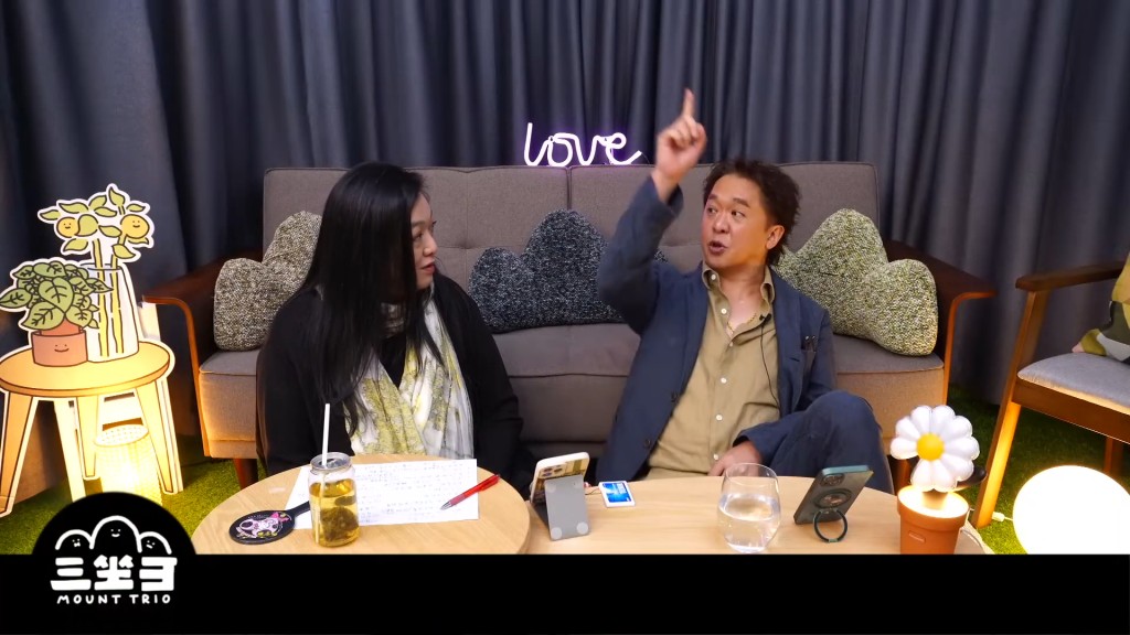 鄧兆尊在節目中分享,自己從來沒有自慰行為,原因是爸爸向他曾分享師弟精盡人亡的故事。