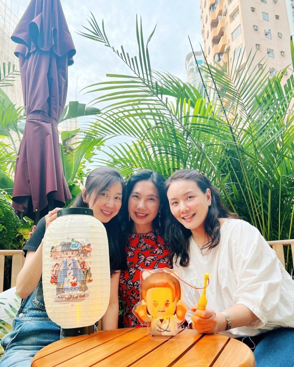 同場還有王敏慧(Marianne、左)。